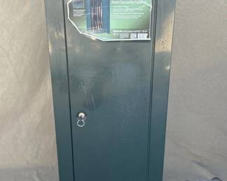 Lot # : 400z - Stack-on gun/rifle storage safe
