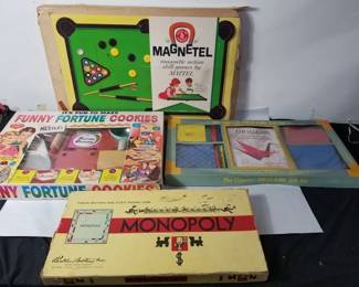 Lot # : 484 - Group of vintage board/games

