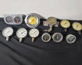 Lot # : 343 - Group of gauges

