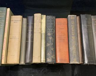Lot # : 374f - Group of vintage books (box)
