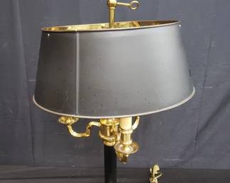 Lot # : 538 - Bouillotte style brass table lamp
