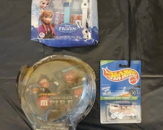 Lot # : 78j - Lot of 3 toys
