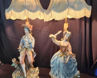 Lot # : 298 - Vintage Capodimonte-style large porcelain lamps
