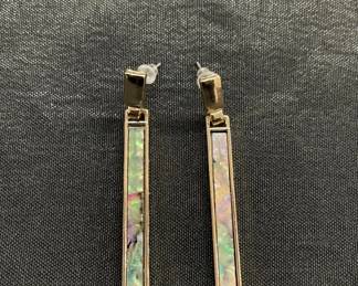 Lot # : 364v - Gold-tone artistic earrings
