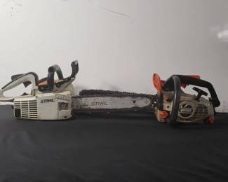 Lot # : 329 - Pair of chainsaws
