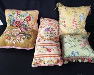 Lot # : 558 - Group of embroidered and needlepoint decorative
