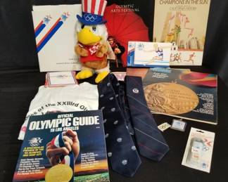 Lot # : 386 - Box of vintage Olympics collectibles
