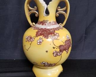 Lot # : 58 - Asian ceramic floral vase
