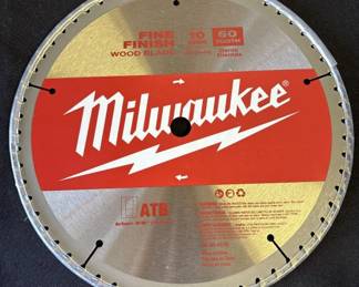 Lot # : 404z - Milwaukee 10" Fine Finish metal wood cutting blade
