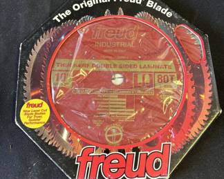 Lot # : 421z - Freud 10" LU96R010 wood cutting saw blade
