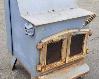 Lot # : 506 - Warnock Hersey cast iron space heater
