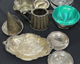 Lot # : 365z - Group of vintage silver metal items
