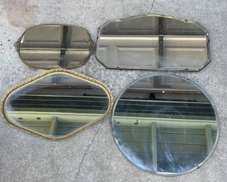 Lot # : 317z - Group of 4 vintage mirrors
