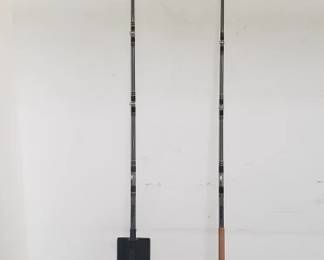 Lot # : 572 - Pair of Daiwa Sealine fishing rods
