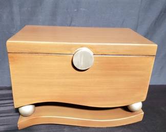 Lot # : 63 - Contemporary jewelry chest
