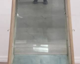 Lot # : 42 - Vintage display cabinet
