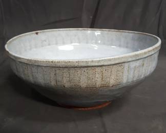 Lot # : 129 - Signed vintage glazed footed stoneware pot
