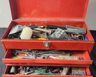 Lot # : 300 - Vintage Disston My Buddy toolbox with many tools
