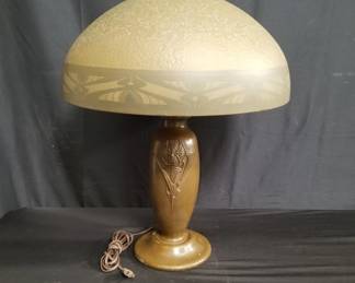 Lot # : 110 - Vintage spelter table lamp with glass shade
