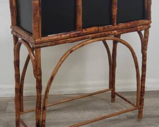 Lot # : 126 - 2-piece bamboo planter with zinc liner
