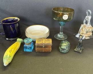 Lot # : 375z - Group of miscellaneous items
