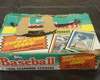 Lot # : 41j - Vintage box of 1990 Topps MLB Baseball Yearbook

