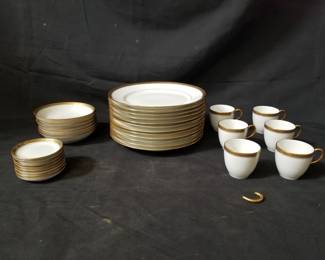 Lot # : 391 - Group of porcelain plates, teacups and saucers
