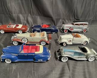Lot # : 376 - Group of scale model cars
