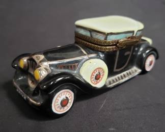 Lot # : 202 - Limoges porcelain car box
