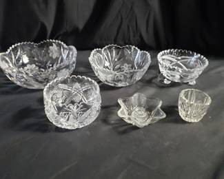 Lot # : 385 - Group of glass bowls
