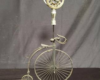 Lot # : 519 - Vintage metal bicycle clock on a carved
