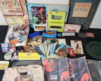 Lot # : 305 - Misc items, LeRoy Neiman Indy 500, Marilyn Monroe
