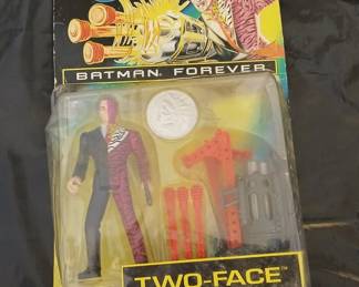 Lot # : 48j - Vintage Batman Forever Two-Face 5" action figure
