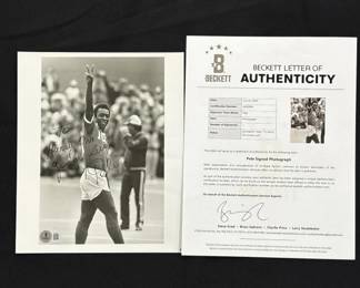 Lot # : 366z - Pele autographed photo
