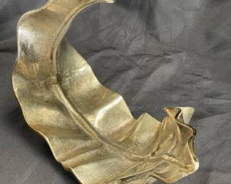 Lot # : 389v - Brass leaf sculpture
