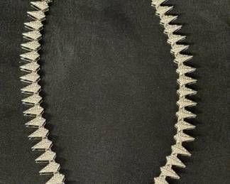 Lot # : 500v - Stainless & rhinestone necklace
