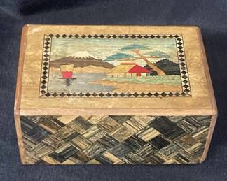 Lot # : 393v - Vintage Japanese wood puzzle box
