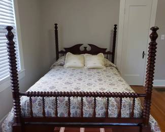 Vintage spindle bed