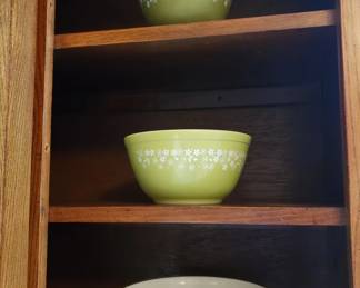 Pyrex 'Spring Blossom'/'Crazy Daisy' bowls