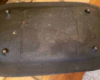 A look at the cast iron pot's gate marks