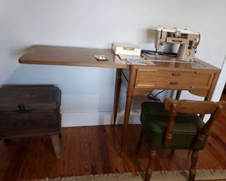 1960s Singer  Model 401A sewing machine with mid-century cabinet