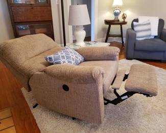 The power recliner reclined