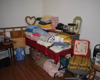 UPSTAIRS-Middle Bedroom Overview