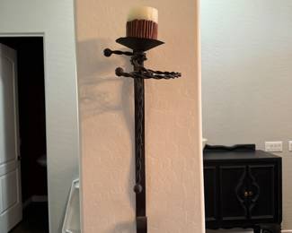 Metal candle holder 