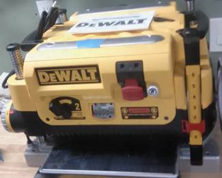 #17 - $400 - Dewalt planer 28Wx24Dx14H