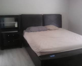 #12 - 4 pieces King size bedroom set - includes 2 night chest with shelves & tall chest (6 drawers)