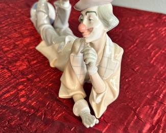 #87 - $46.00  -  Lladro clown with beach ball 15 in