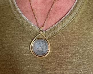 #121 - $300.00 - 14kt gold bezeled coin 10 Deutch mark St Catherine monastery setting 6.8 gr approx  & #123 $300 - 14kt gold bookchain 5.80gr - 20"L