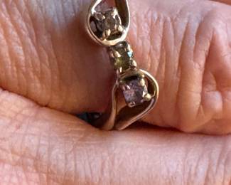 #119.00 - $90.00 - 10kt gold ring with 3 stones from Zales Sz 5 - 2.27gr 