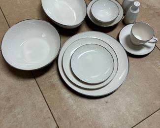 #80 - $150.00  -  Noritake Ivory China Japan 7541 Lorelel 103 pieces